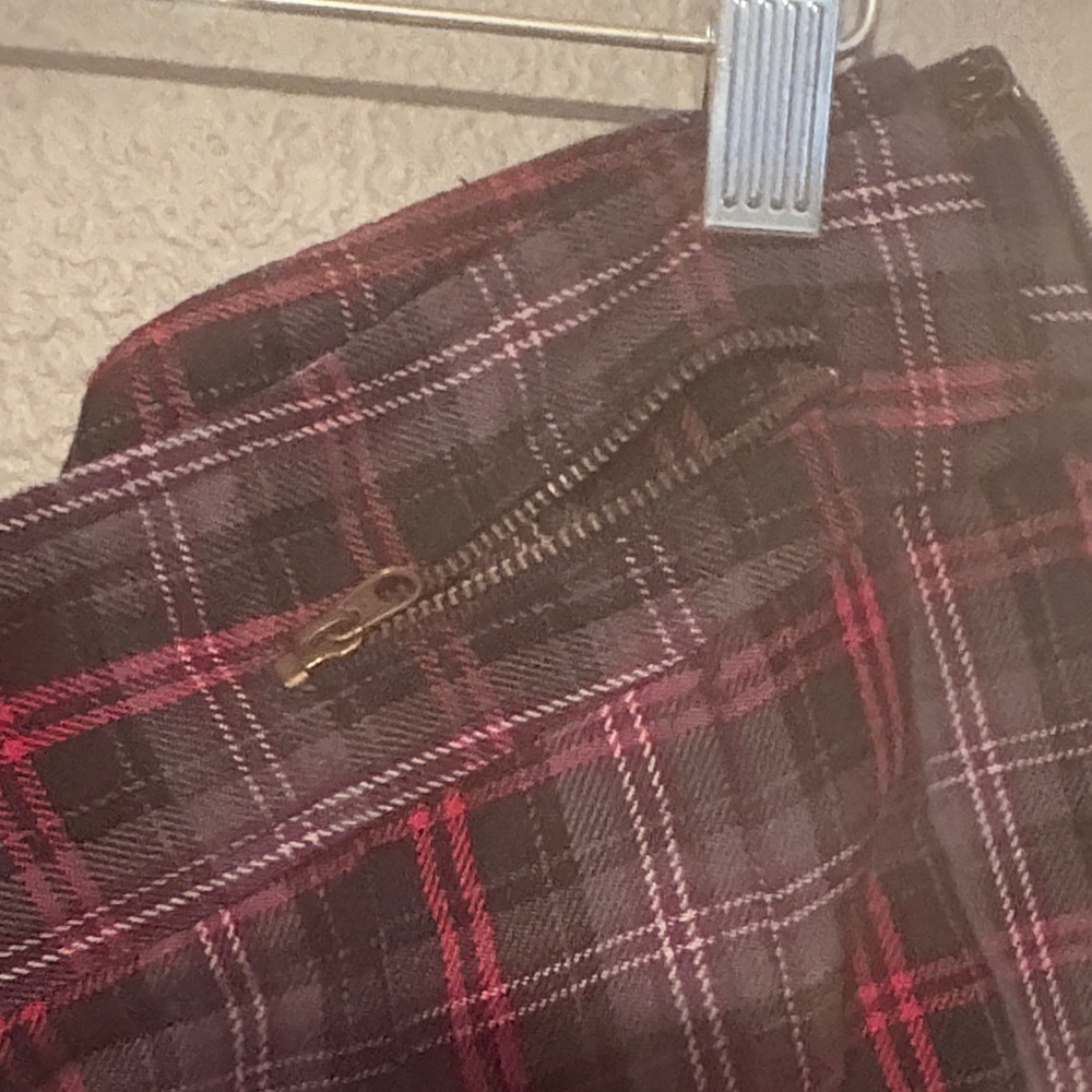 Old Navy Plaid Mini Skirt - pink and Black - Picture 4 of 5